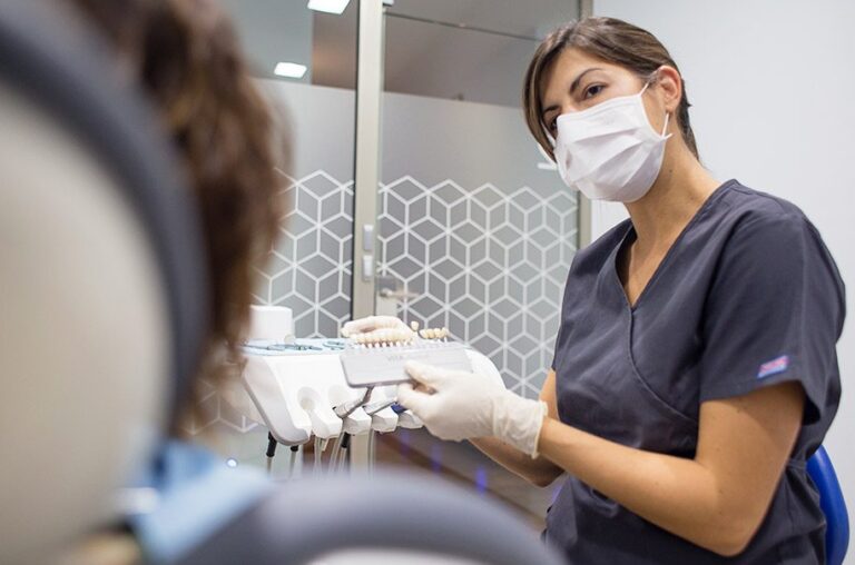 Blanqueamiento dental ¿Tiene riesgos?