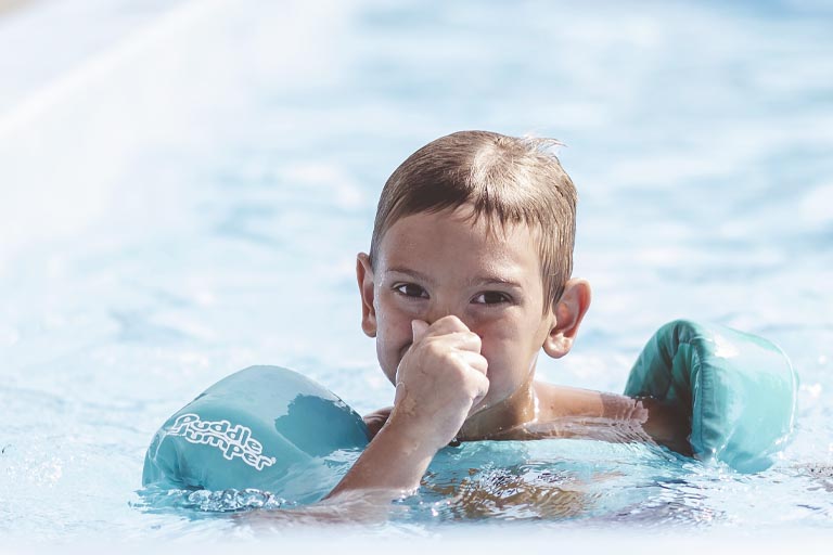 Dientes de piscina: ¿Qué son? Bousoño Vargas, Dentista en Oviedo.