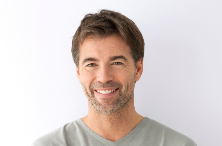 ¿Se pueden poner implantes dentales con osteoporosis?. Clínica Bousoño Vargas. Implantes dentales en Oviedo