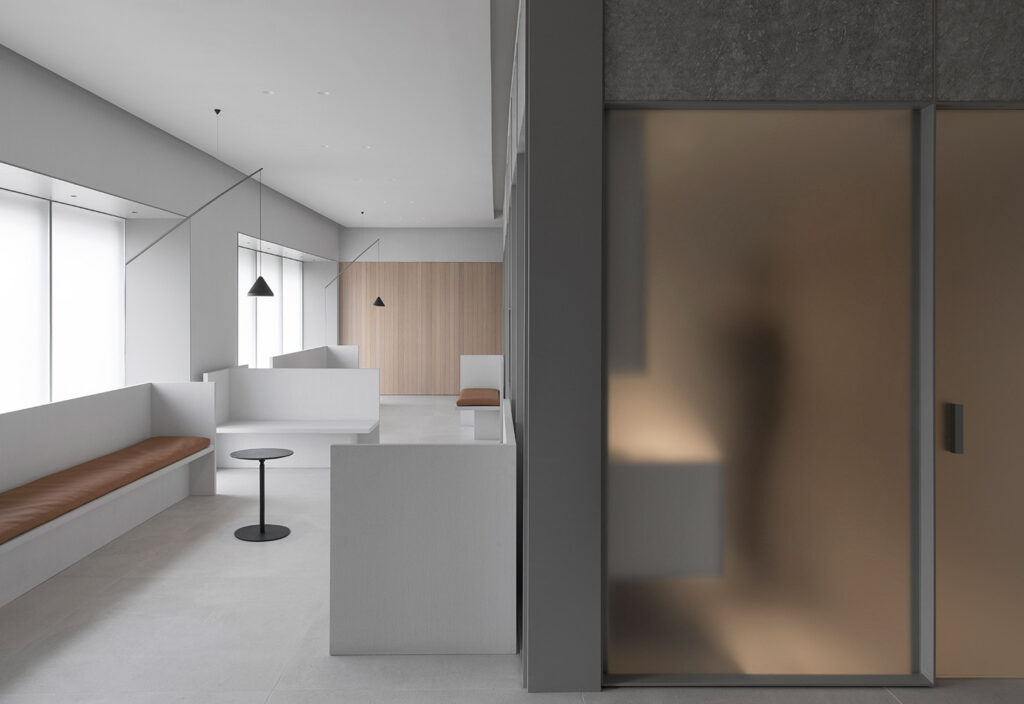 Instalaciones minismalistas clínica dental Bousoño Vargas