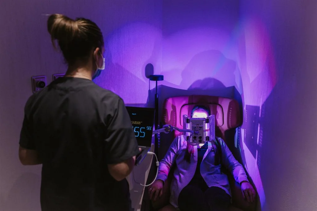 Tecnología para acelerar proceso de recuperación de paciente después de realizar implante dental en clínica Bousoño Vargas