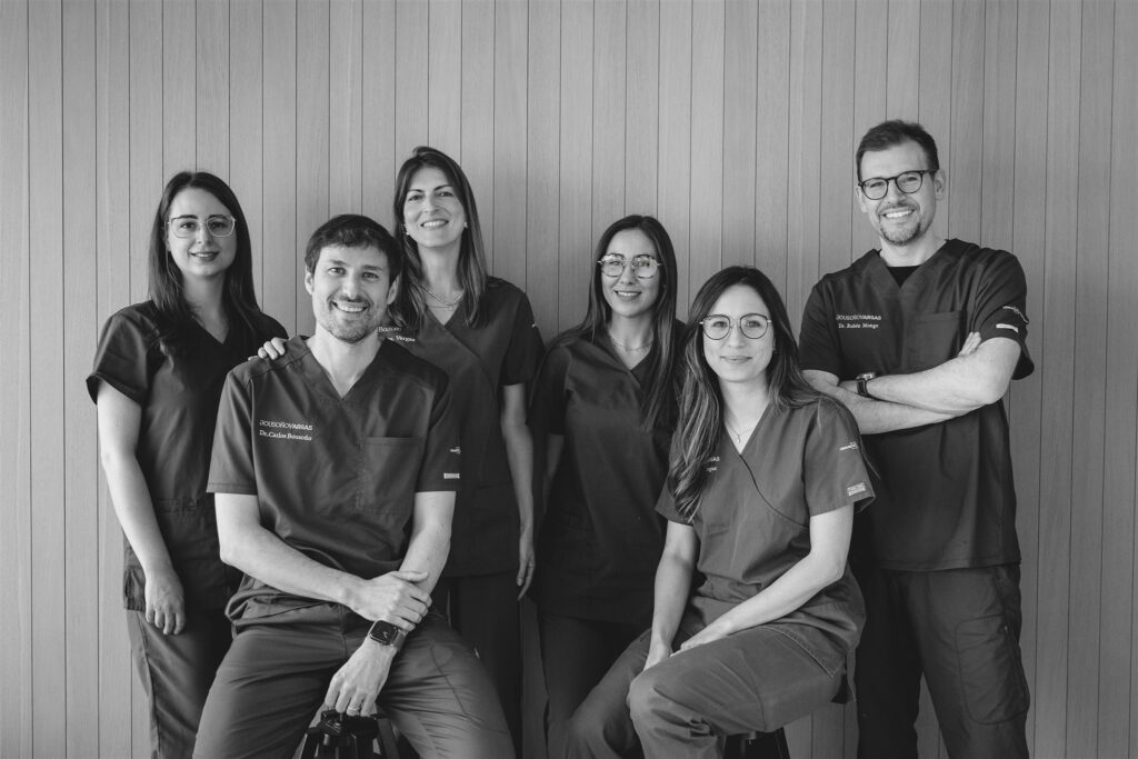 Foto de equipo de todos los dentistas en Oviedo de la clínica Bousoño Vargas